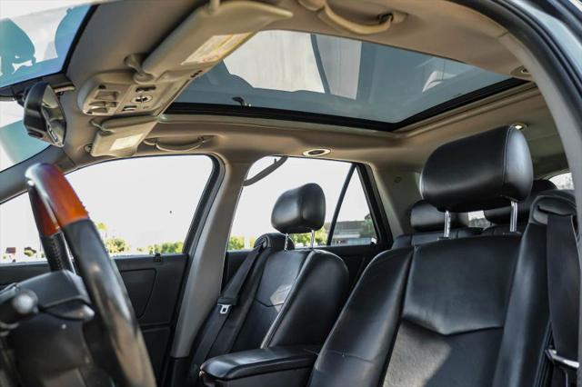 2004 Cadillac SRX V8