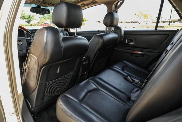2004 Cadillac SRX V8