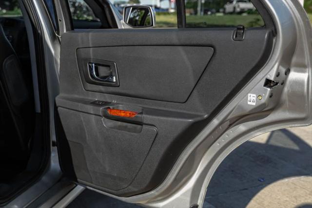 2004 Cadillac SRX V8