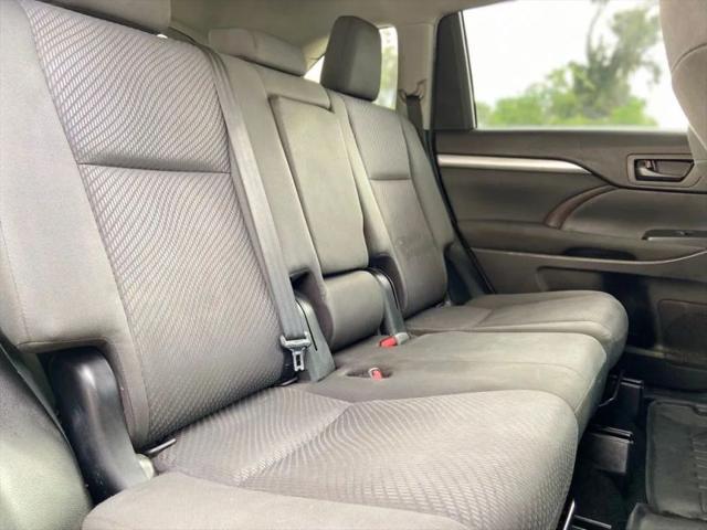 2019 Toyota Highlander LE