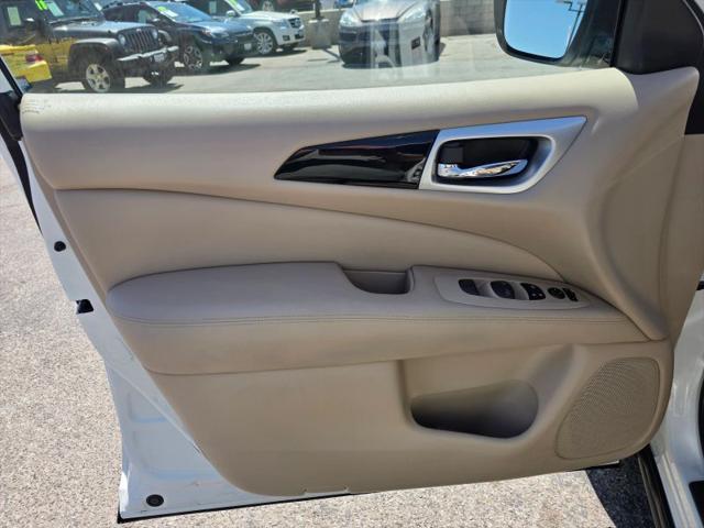 2018 Nissan Pathfinder SV