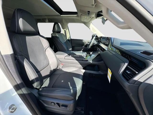 2026 INFINITI QX80 LUXE
