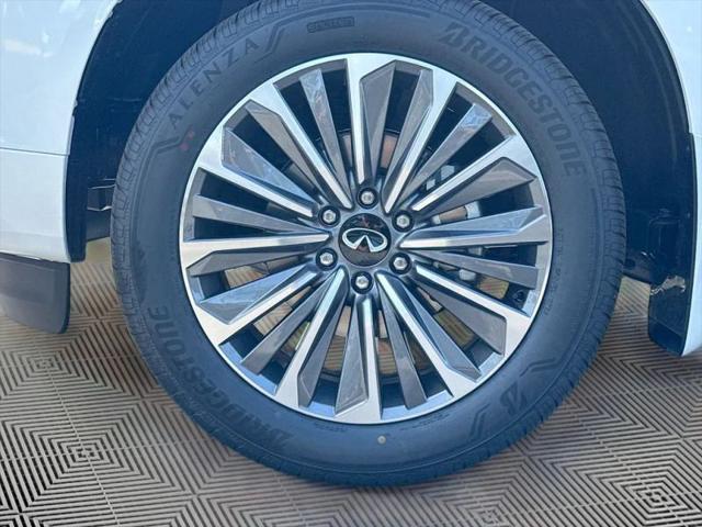 2026 INFINITI QX80 LUXE
