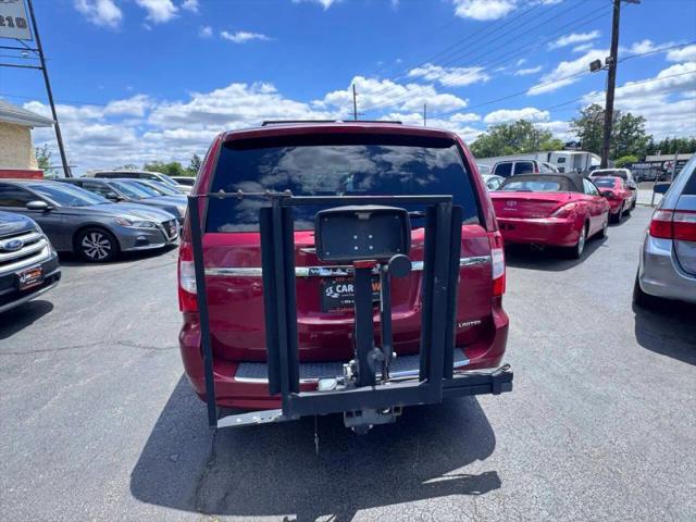2013 Chrysler Town & Country Limited
