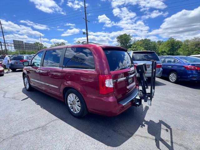2013 Chrysler Town & Country Limited