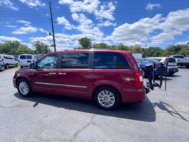2013 Chrysler Town & Country Limited