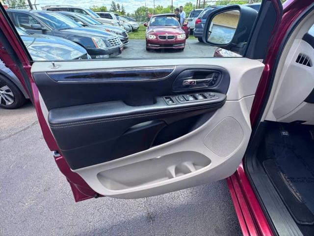 2013 Chrysler Town & Country Limited
