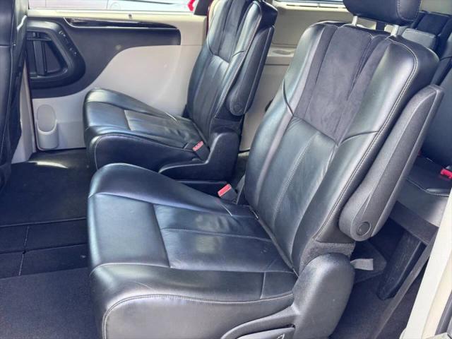 2013 Chrysler Town & Country Limited