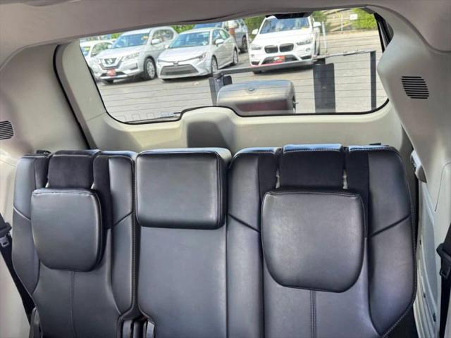 2013 Chrysler Town & Country Limited