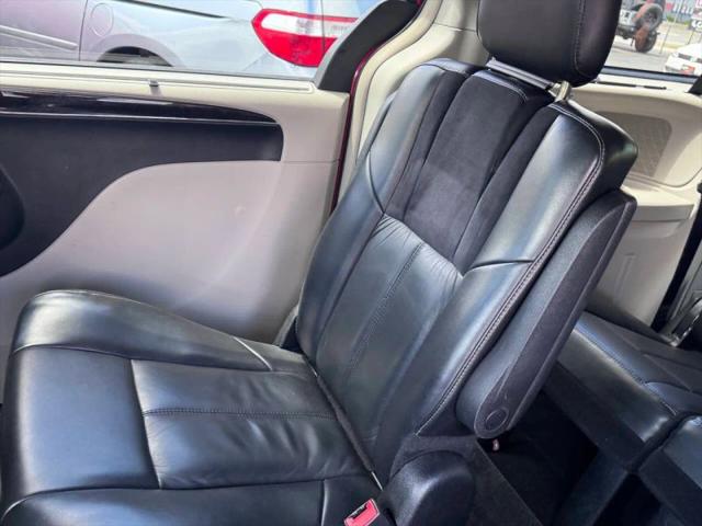 2013 Chrysler Town & Country Limited