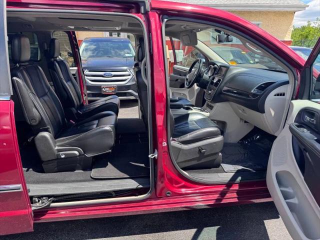 2013 Chrysler Town & Country Limited