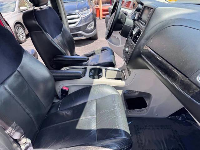 2013 Chrysler Town & Country Limited