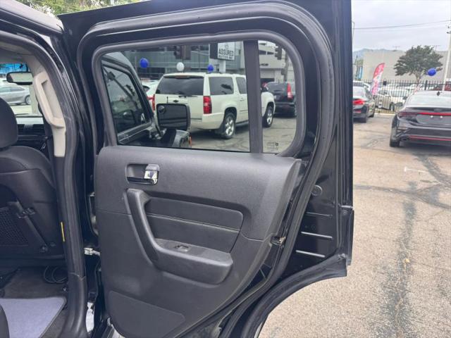 2006 HUMMER H3 Base