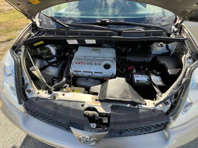 2005 Toyota Sienna LE