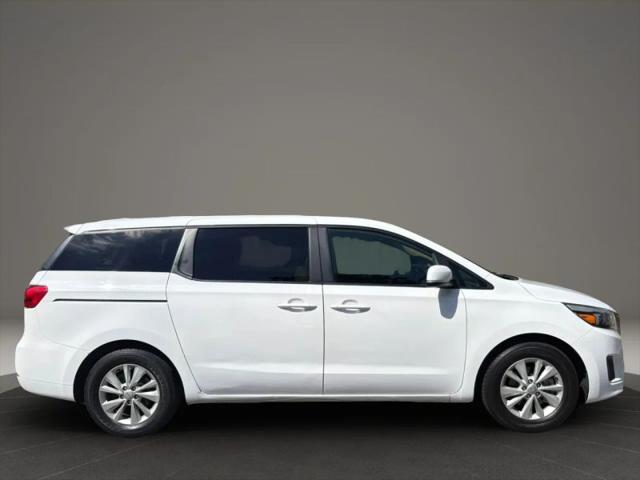 2017 Kia Sedona LX