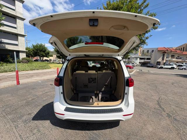 2017 Kia Sedona LX