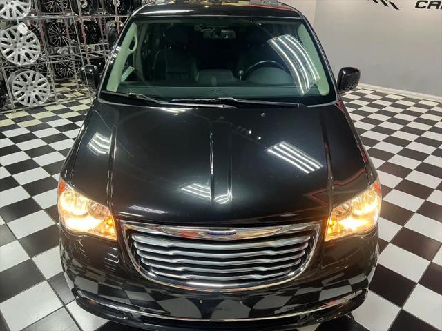 2016 Chrysler Town & Country Touring