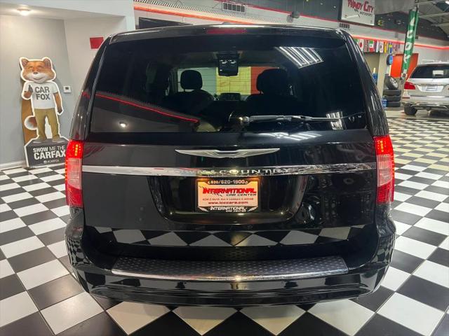 2016 Chrysler Town & Country Touring