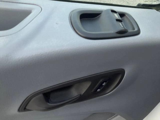 2017 Ford Transit w/60/40 Side Door w/RWB