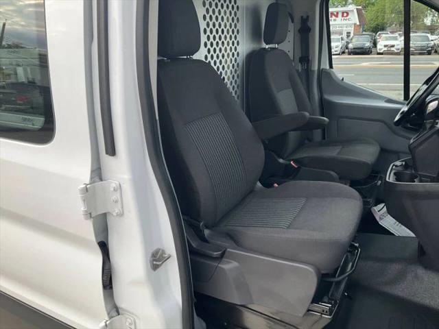 2017 Ford Transit w/60/40 Side Door w/RWB