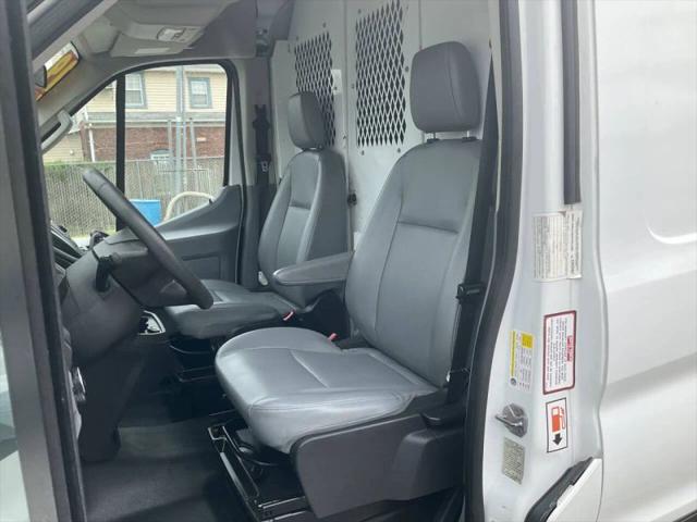 2019 Ford Transit w/Sliding Side Door