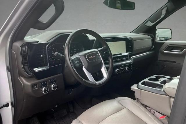 2022 GMC Sierra 1500 4WD Crew Cab Short Box SLT