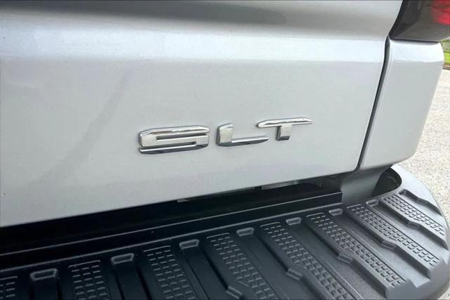 2022 GMC Sierra 1500 4WD Crew Cab Short Box SLT
