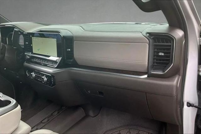 2022 GMC Sierra 1500 4WD Crew Cab Short Box SLT