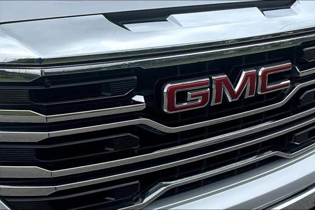 2022 GMC Sierra 1500 4WD Crew Cab Short Box SLT
