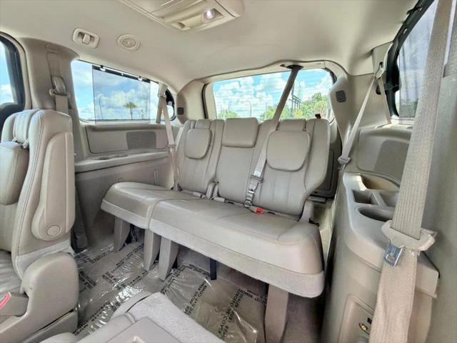 2015 Chrysler Town & Country Touring