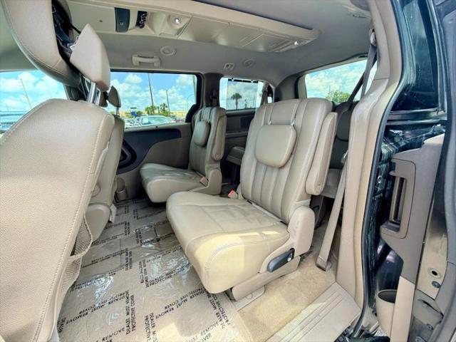 2015 Chrysler Town & Country Touring