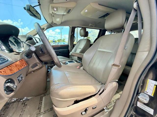 2015 Chrysler Town & Country Touring