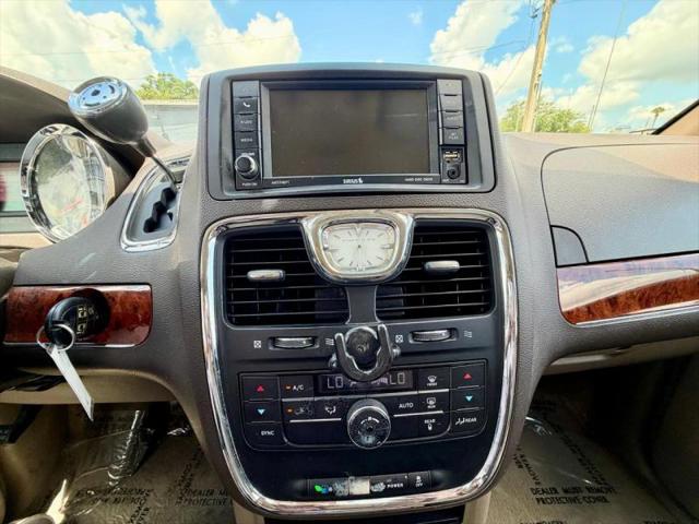 2015 Chrysler Town & Country Touring