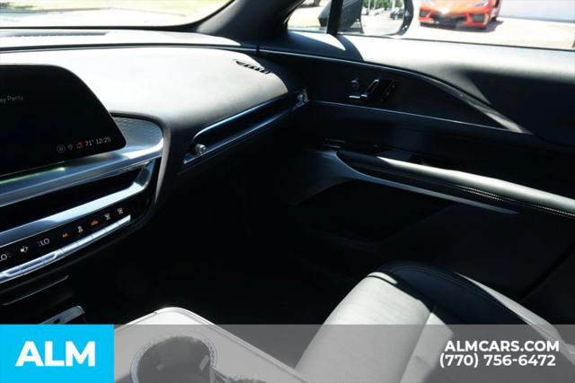 2024 Cadillac iQ Luxury w/1SD
