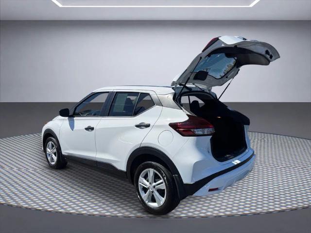 2025 Nissan Kicks S