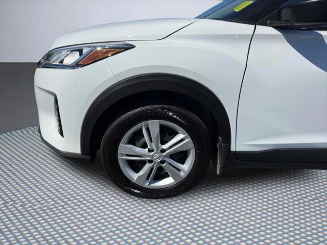 2025 Nissan Kicks S