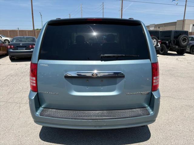 2010 Chrysler Town & Country Touring