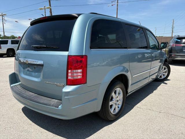 2010 Chrysler Town & Country Touring