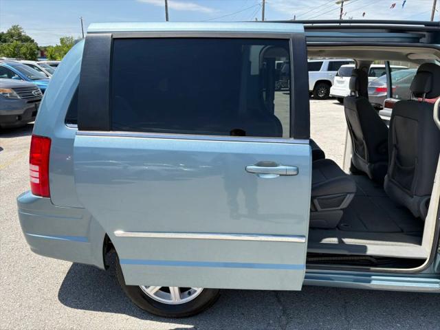 2010 Chrysler Town & Country Touring