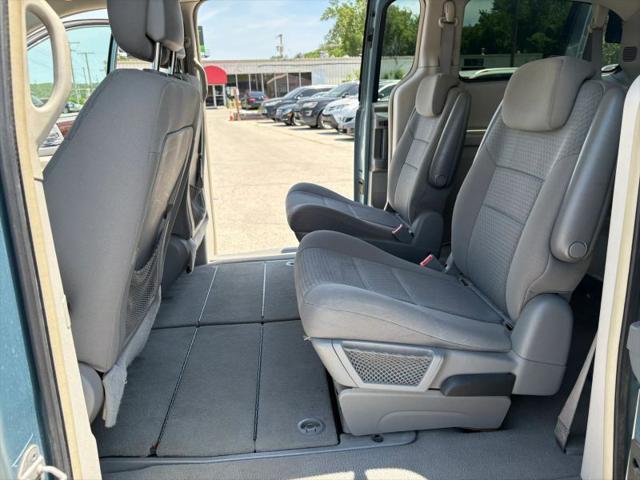 2010 Chrysler Town & Country Touring
