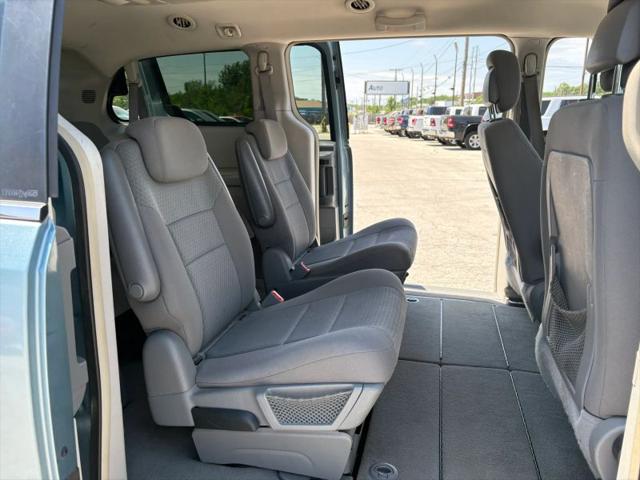 2010 Chrysler Town & Country Touring