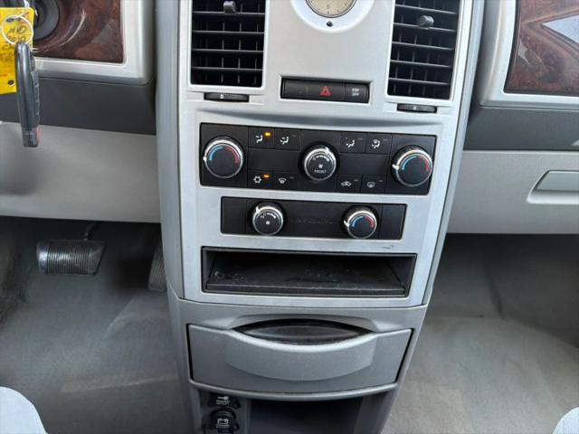 2010 Chrysler Town & Country Touring