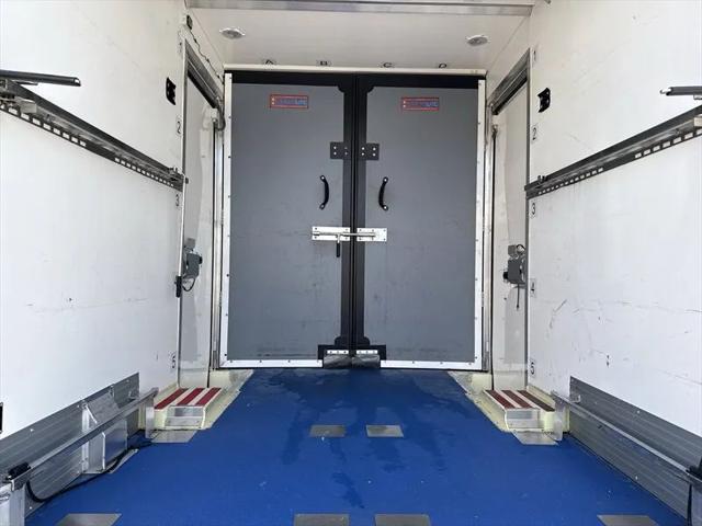 2023 Ford E-350 Cutaway Base