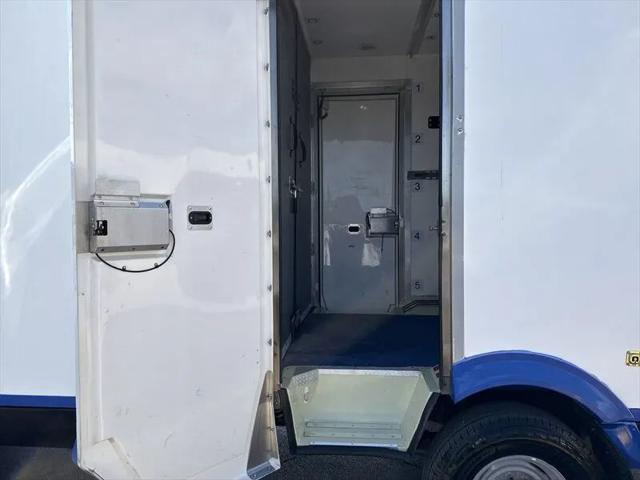 2023 Ford E-350 Cutaway Base