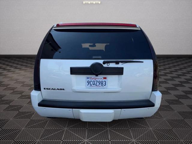 2007 Cadillac Escalade Standard