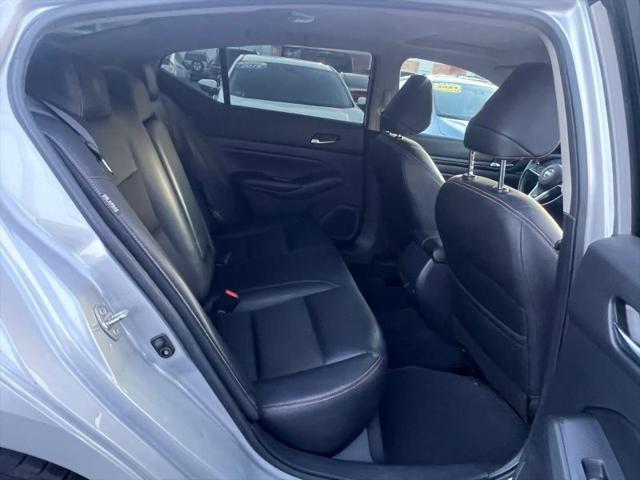 2021 Nissan Altima SR FWD
