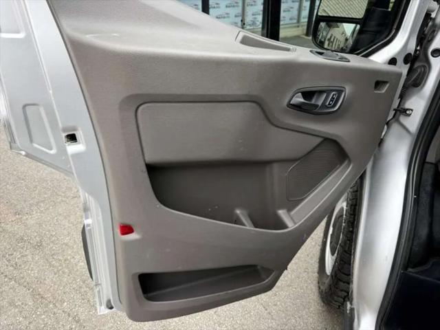 2023 Ford Transit Cargo Van Medium Roof w/LWB