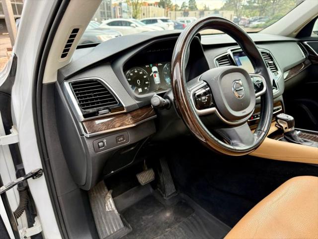 2016 Volvo XC90 T6 Momentum
