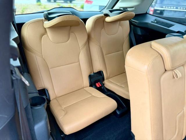2016 Volvo XC90 T6 Momentum