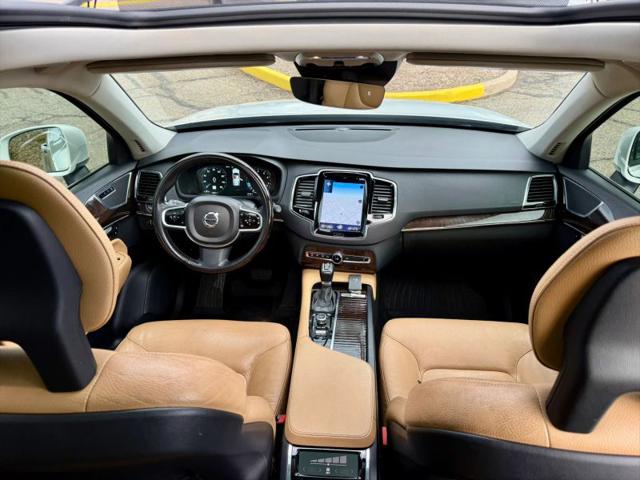 2016 Volvo XC90 T6 Momentum